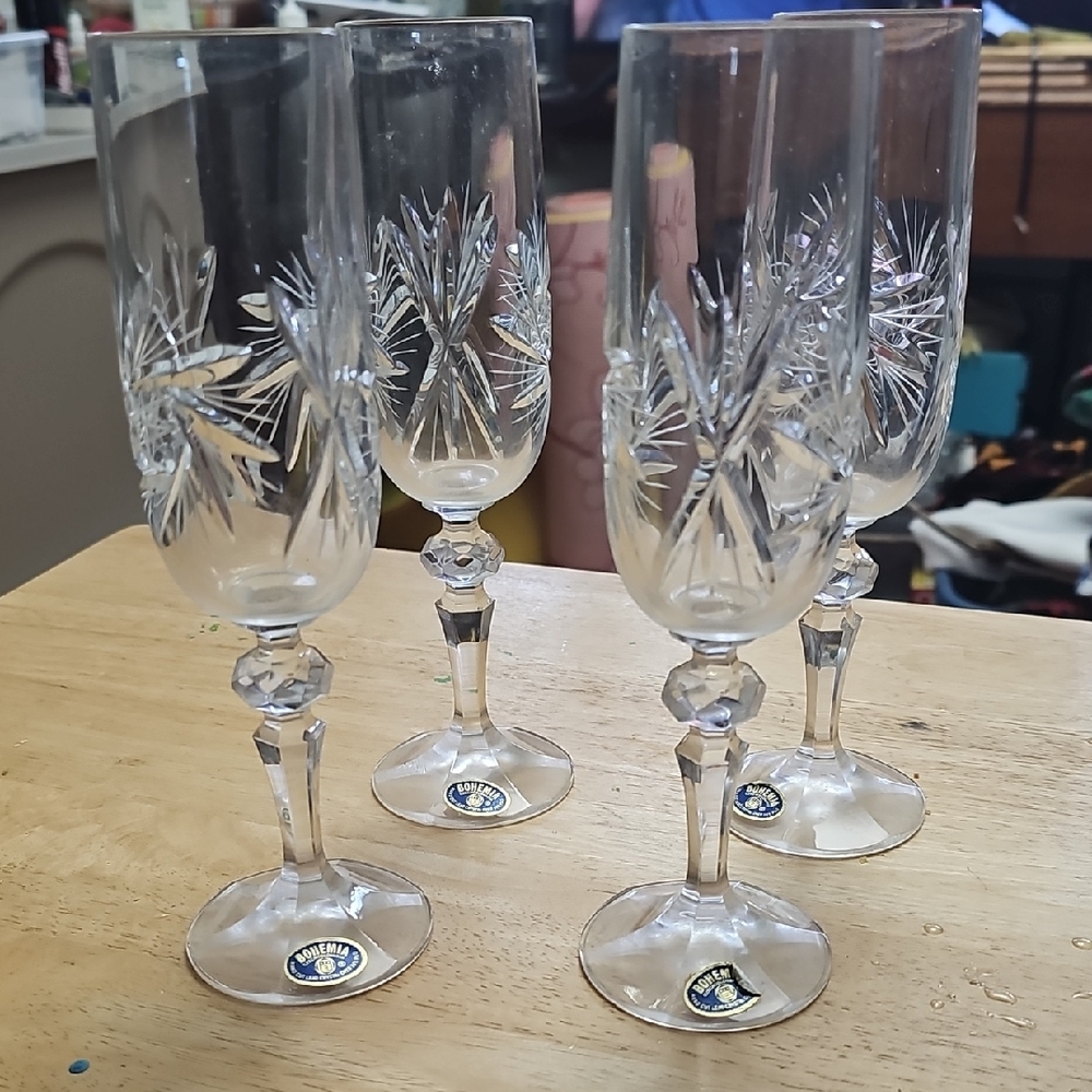 Crystal Champagne Flutes with Etched Design